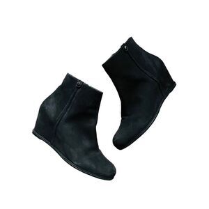 STUART WEITZMAN black Sidetrack suede wedge ANKLE BOOTS sz 8.5